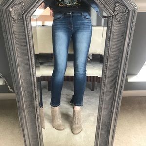 Kensie effortless ankle mid rise.